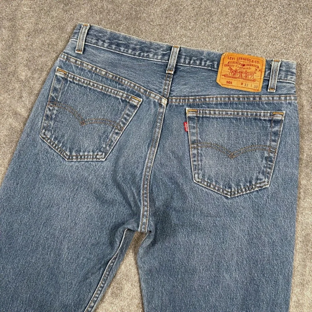 VTG 90s Levi's 501 Stonewash Jeans 33x30 (Fits 32x30) 0115 Button Fly Made USA